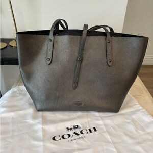 Coach Market Tote in Gunmetal Grey Metallic